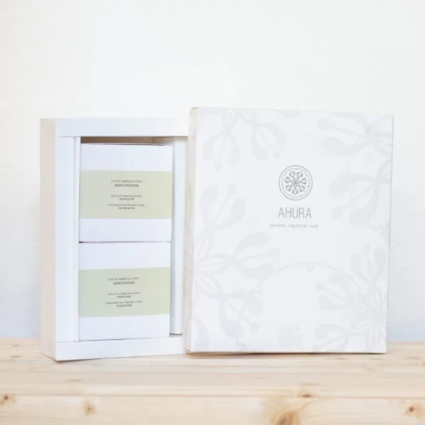 Geschenkpackung mit Pistazienbutter und Pistazien-Peeling